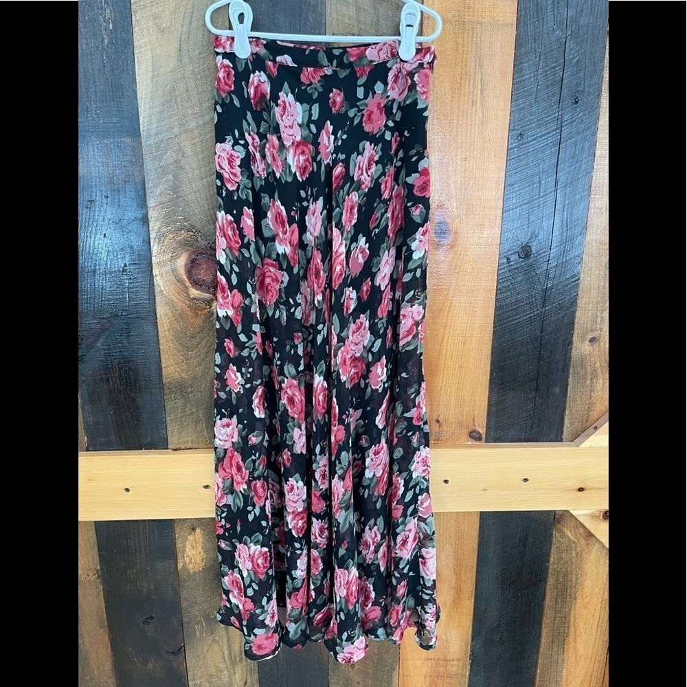 Forever 21 chiffon maxi skirt with high side slits and shorts underneath ,  XS.